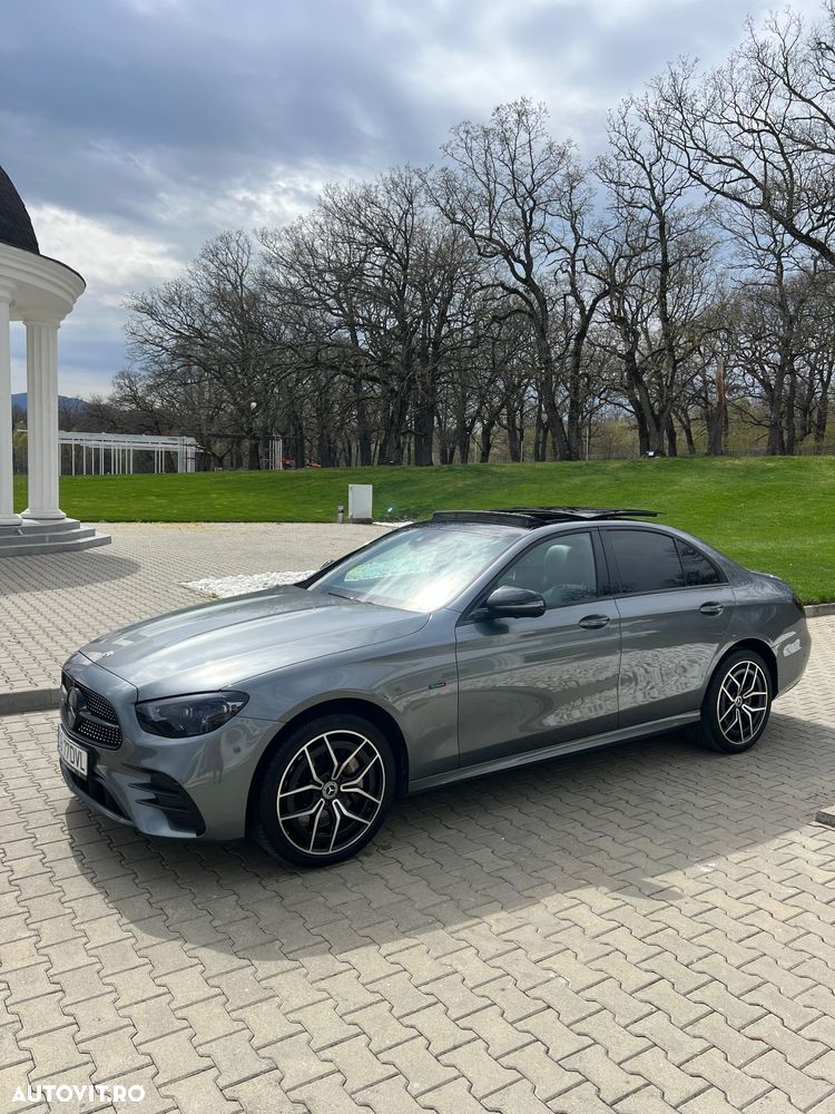 Mercedes-Benz E 300 4MATIC Aut. - 3