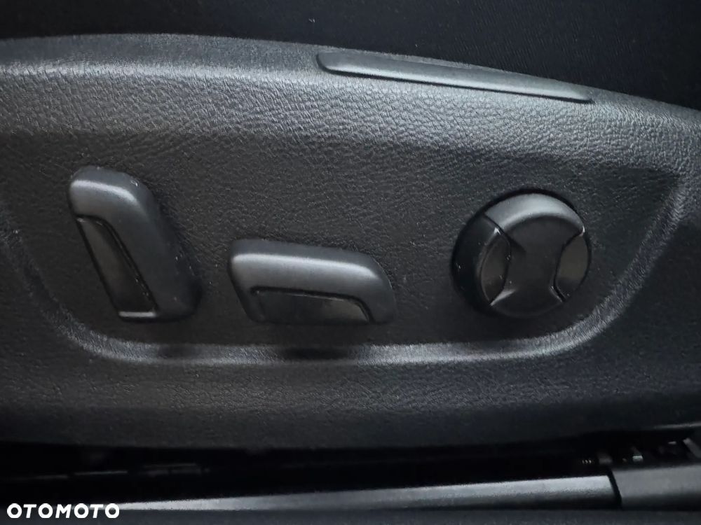 Skoda Superb 2.0 TDI SCR Style DSG - 27