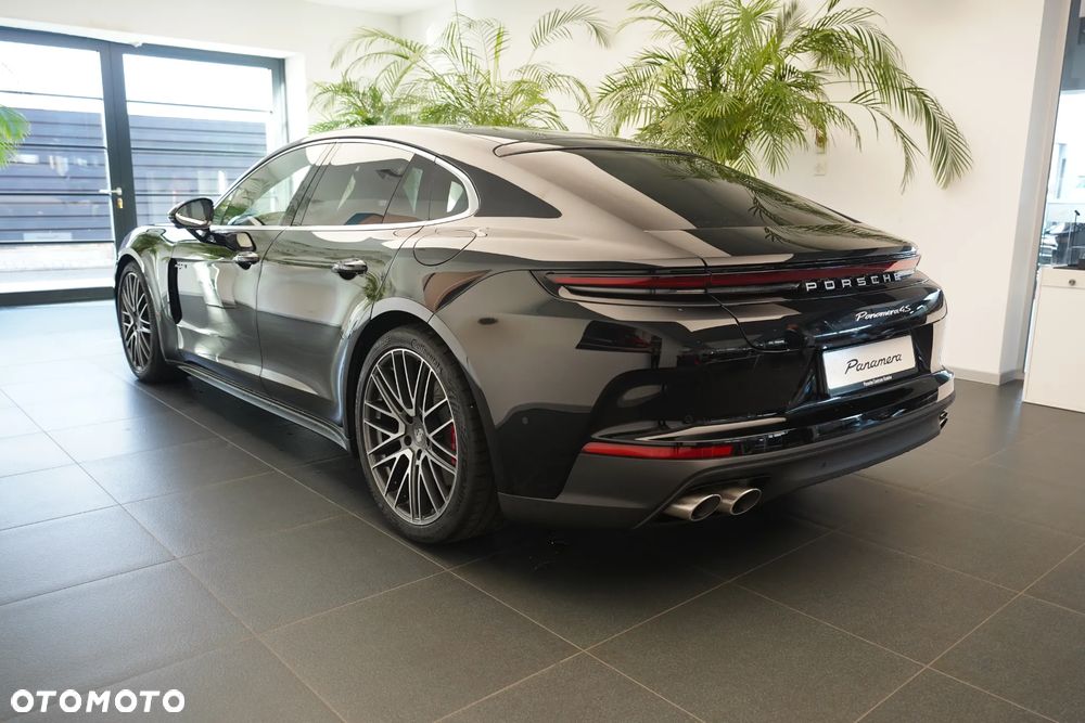 Porsche Panamera - 4