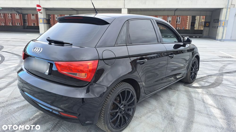 Audi A1 Sportback 1.6 TDI S tronic Attraction - 4