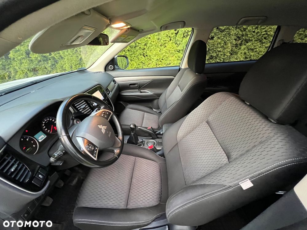 Mitsubishi Outlander 2.0 Intense 2WD - 15