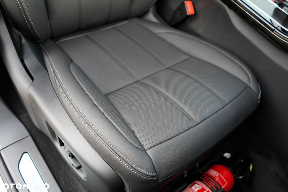 Land Rover Range Rover Evoque 2.0 D200 mHEV Hoxton Edition - 31