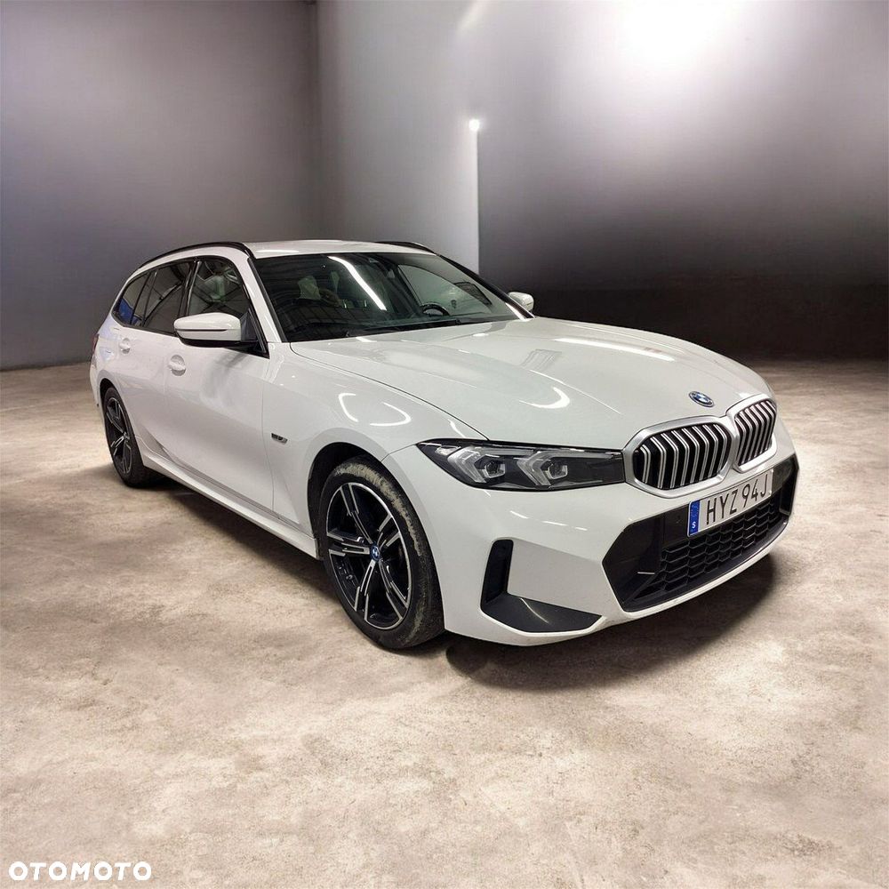 BMW Seria 3 330e PHEV xDrive M Sport - 3