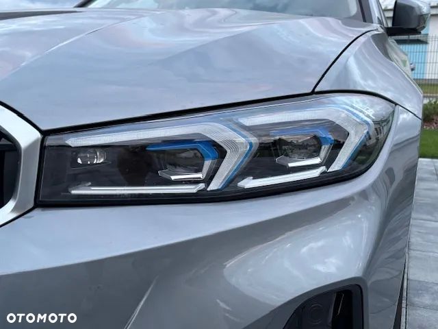 BMW Seria 3 330i xDrive - 2