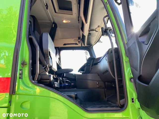 Mercedes-Benz Arocs 2551 6x4 skrzynia / żuraw HMF 4020-k5 /sterowany radiowo/ 2014 r z Niemiec - 24