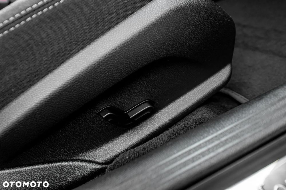 Mercedes-Benz Klasa C 250 (BlueTEC) d 4-Matic 7G-TRONIC - 32