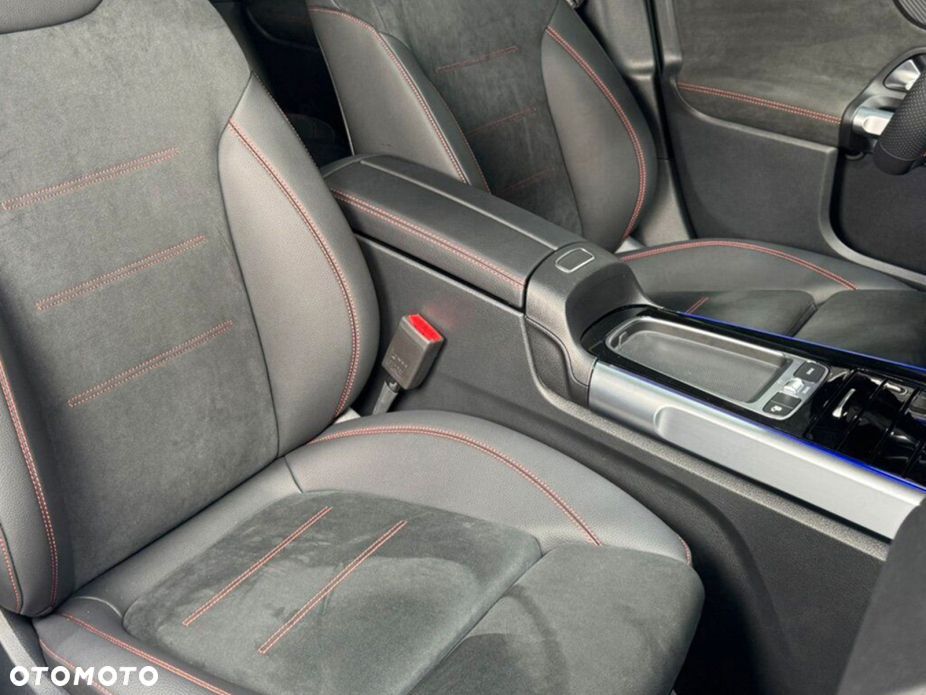 Mercedes-Benz GLB 200 d 4-Matic AMG Line 8G-DCT - 7