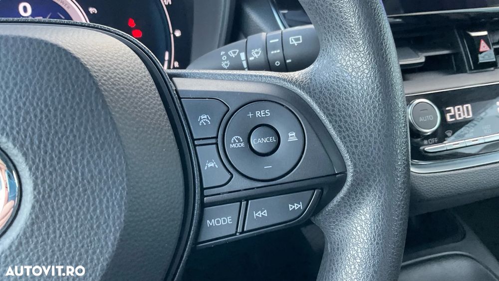 Toyota Corolla 1.8 Business Edition - 29