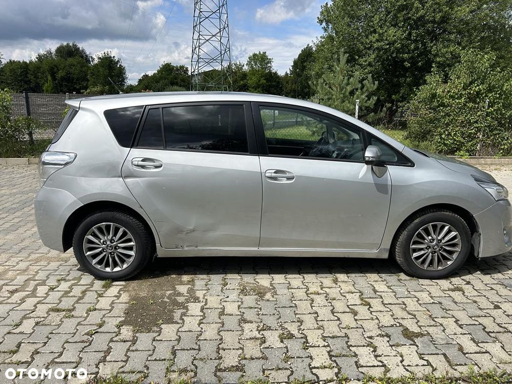 Toyota Verso 1.6 Premium - 4
