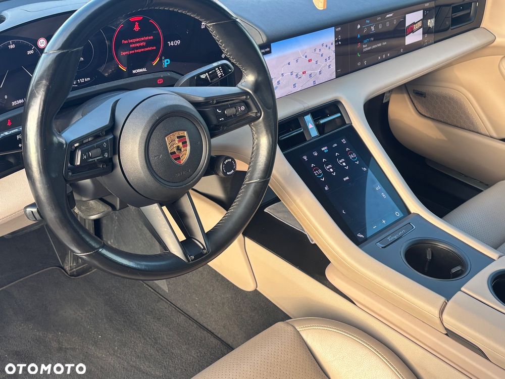 Porsche Taycan - 33