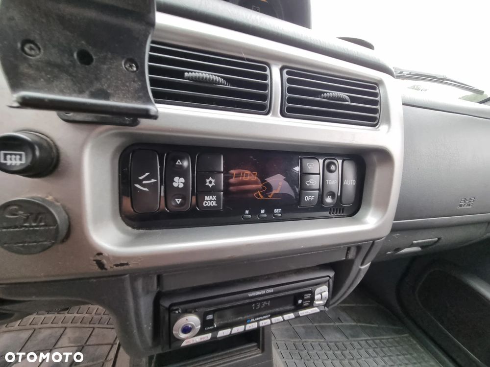 Mitsubishi L200 - 24
