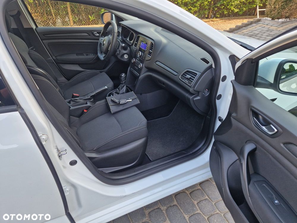 Renault Megane 1.2 Energy TCe Life - 9
