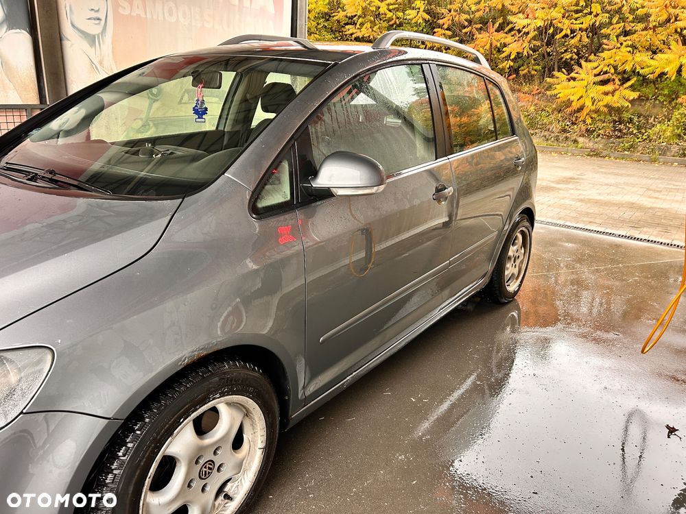 Volkswagen Golf Plus 2.0 TDI DPF Comfortline - 6