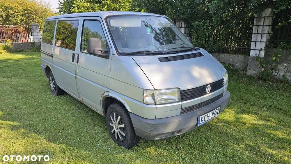 Volkswagen Caravelle - 1