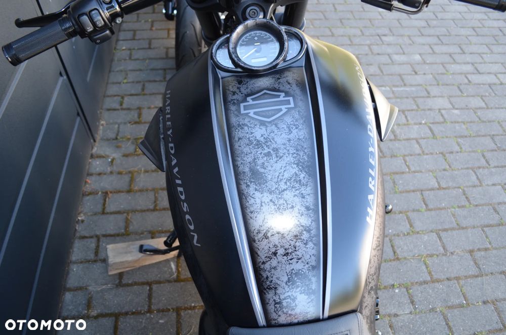 Harley-Davidson V-Rod Night Rod - 7