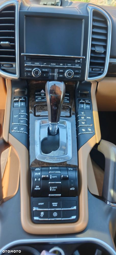 Porsche Cayenne - 15