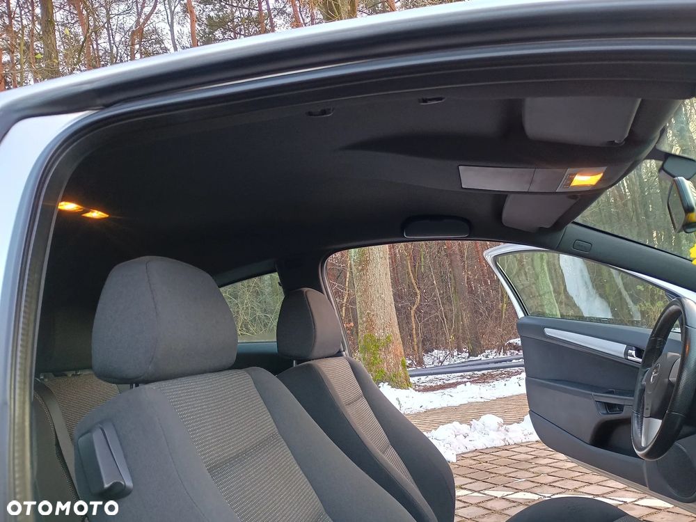 Opel Astra 1.8 16V Coupe - 16