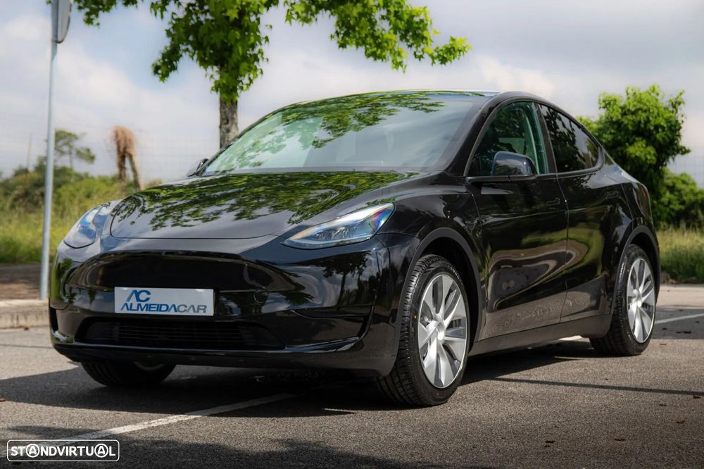 Tesla Model Y - 22