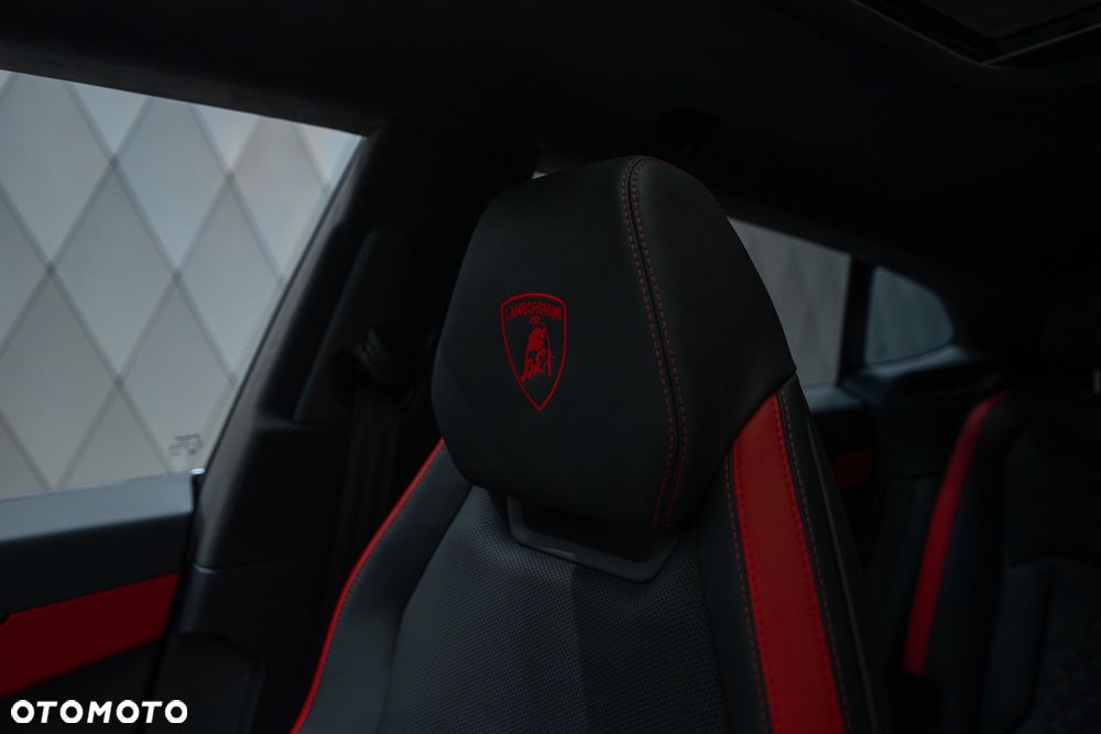 Lamborghini Urus - 12