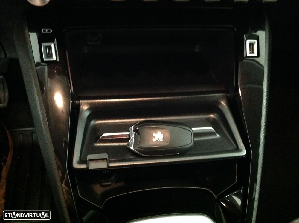 Peugeot 208 1.2 PureTech Allure - 47