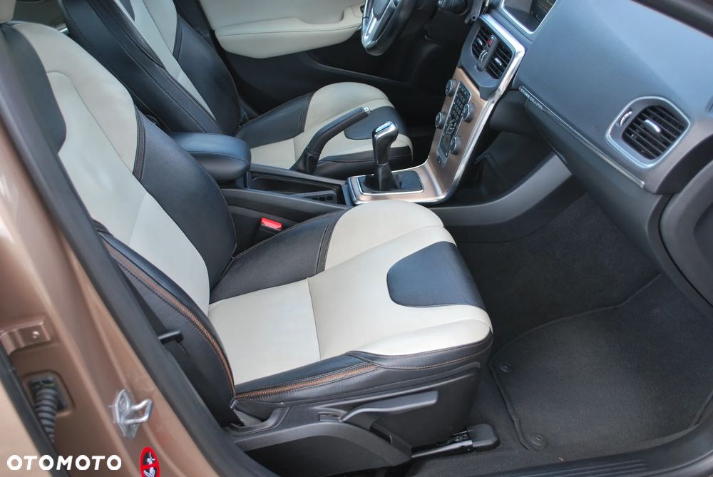 Volvo V40 Cross Country D4 Summum - 21