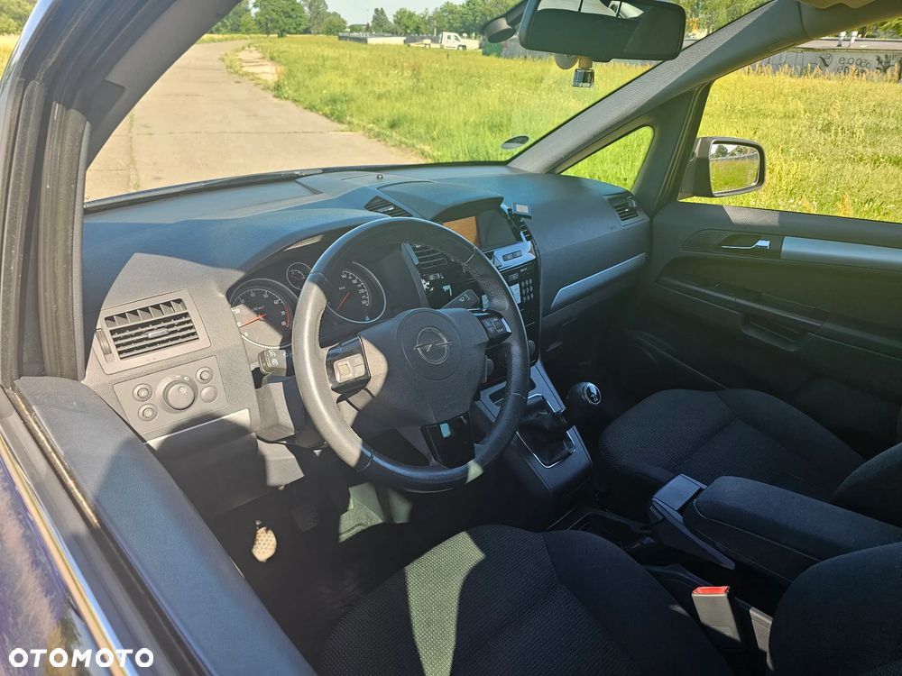 Opel Zafira 1.6 Cosmo - 25