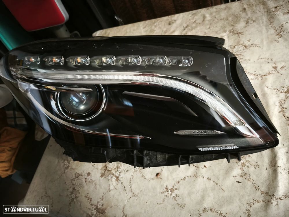 Farol direito bi-xenon LED Mercedes GLA 156 - 2