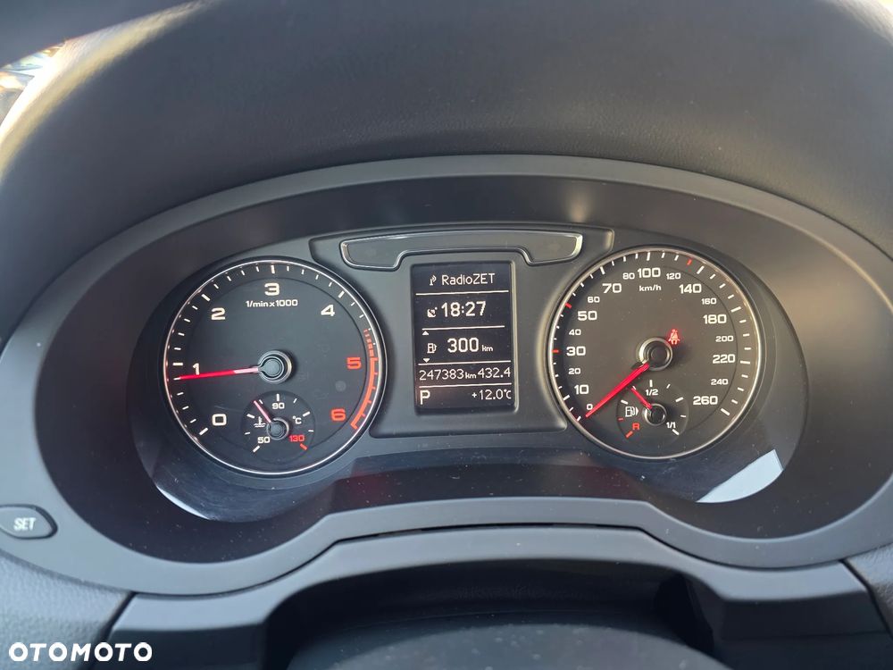 Audi Q3 2.0 TDI S tronic sport - 11