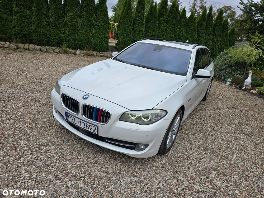 BMW Seria 5 525d Sport-Aut Luxury Line - 3