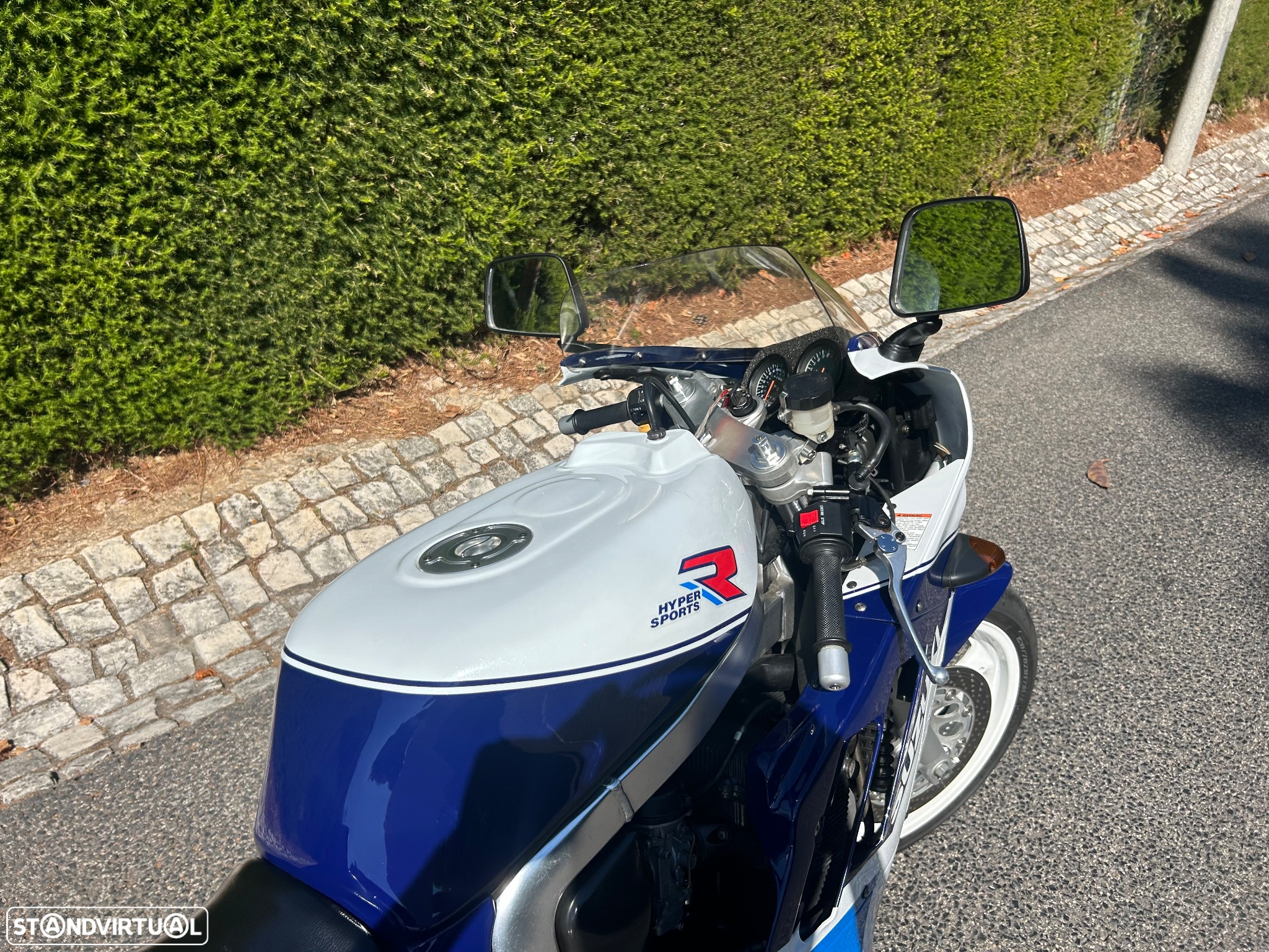 Suzuki GSX-R 750 R - 15