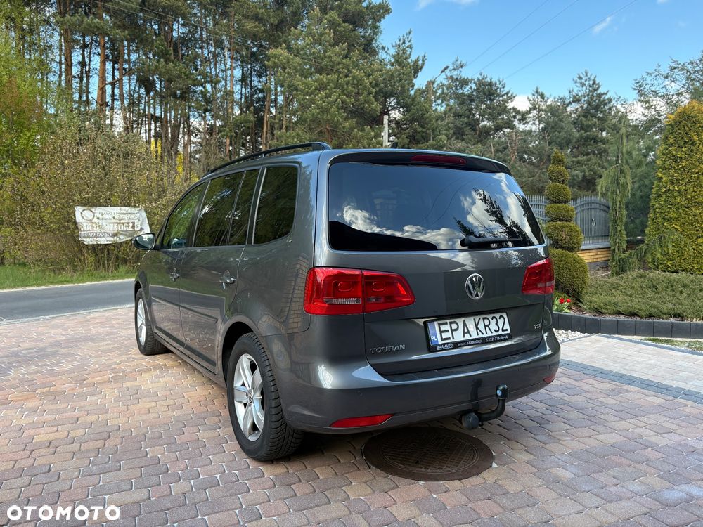 Volkswagen Touran - 11