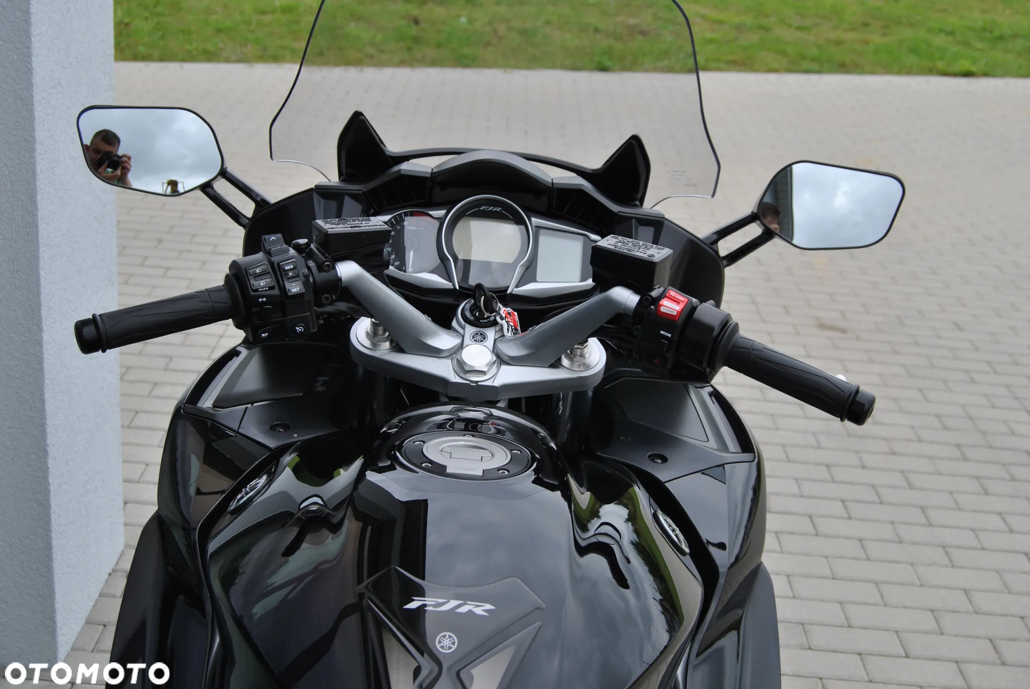Yamaha FJR - 8