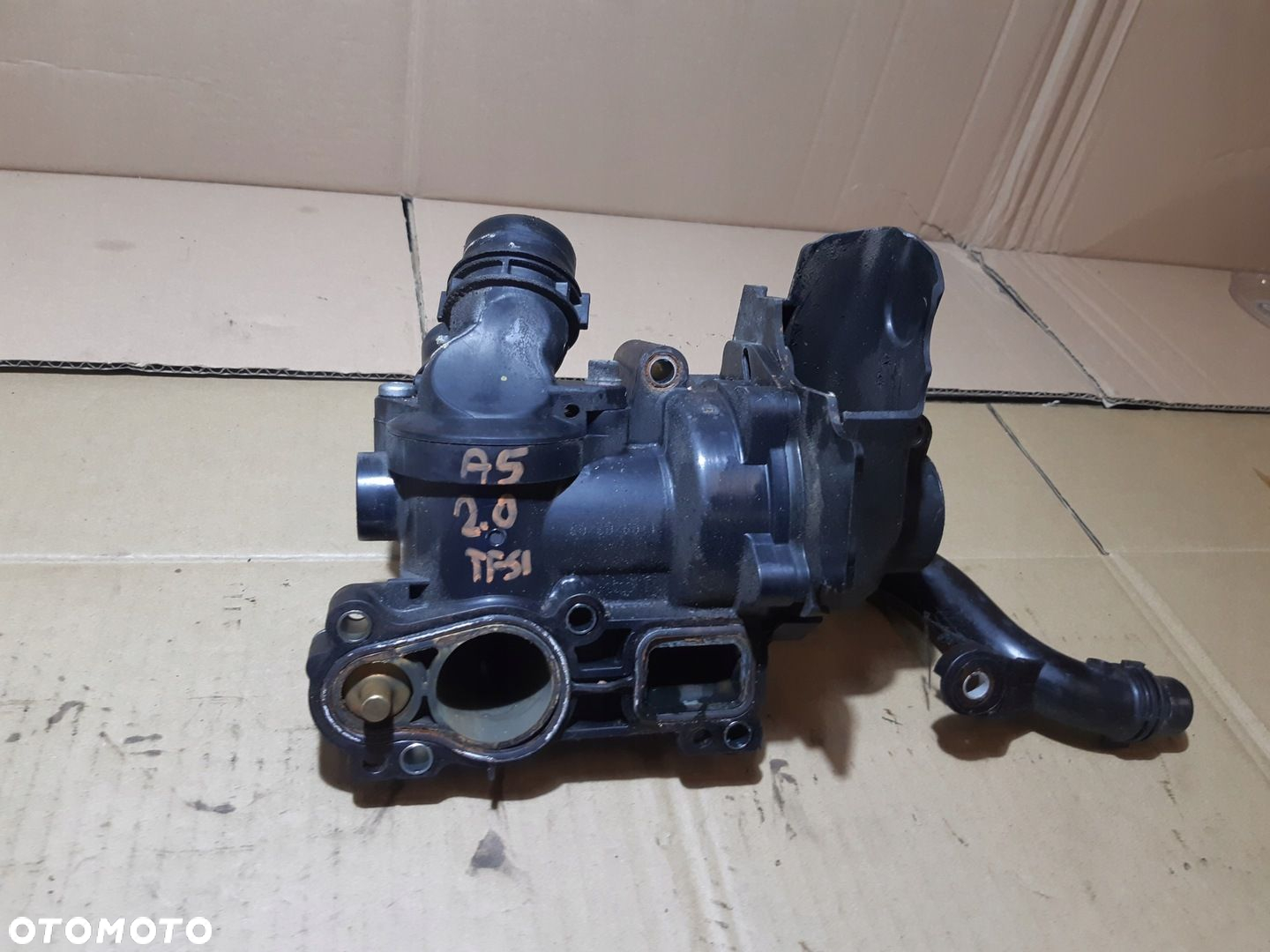 AUDI A5 8T 2.0 TFSI POMPA WODY 06J121026L - 3