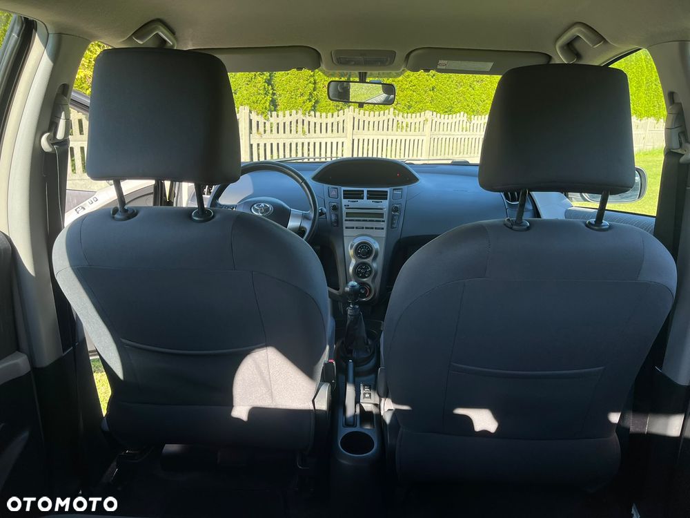 Toyota Yaris - 16