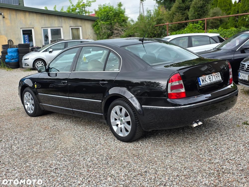 Skoda Superb 2.8 V6 Automatik Elegance - 3