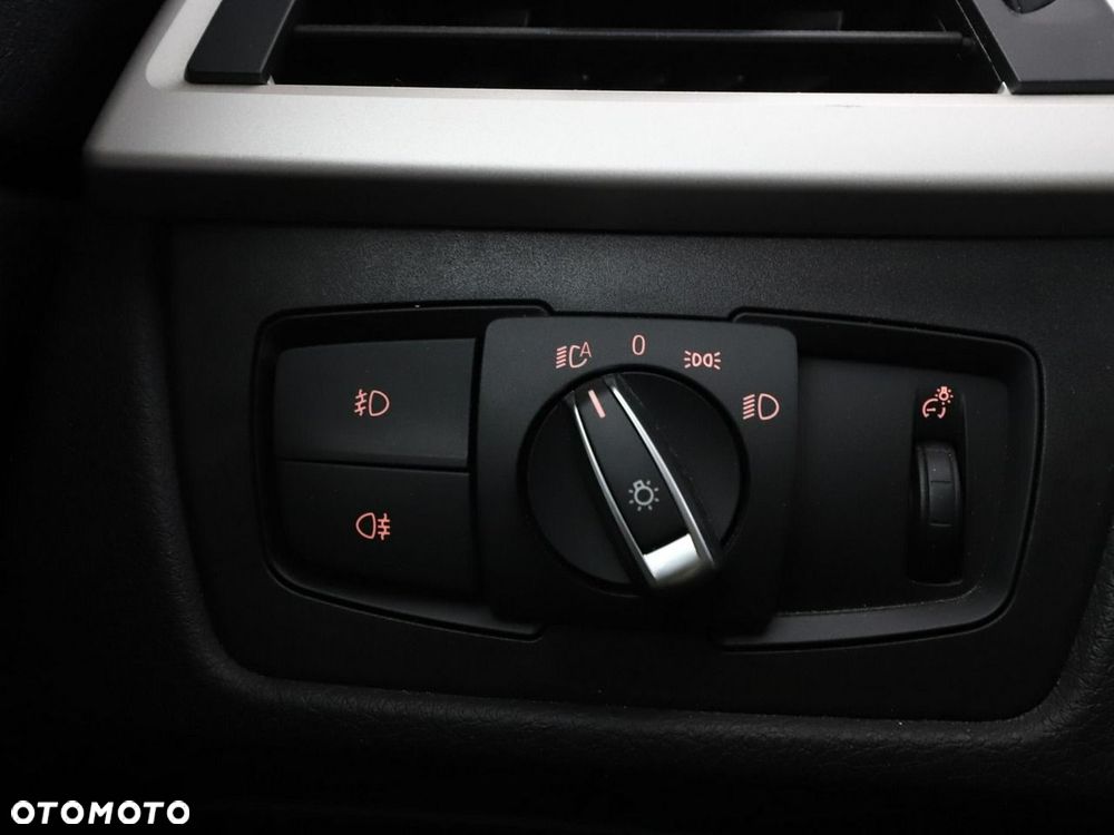 BMW Seria 3 318d Advantage - 33