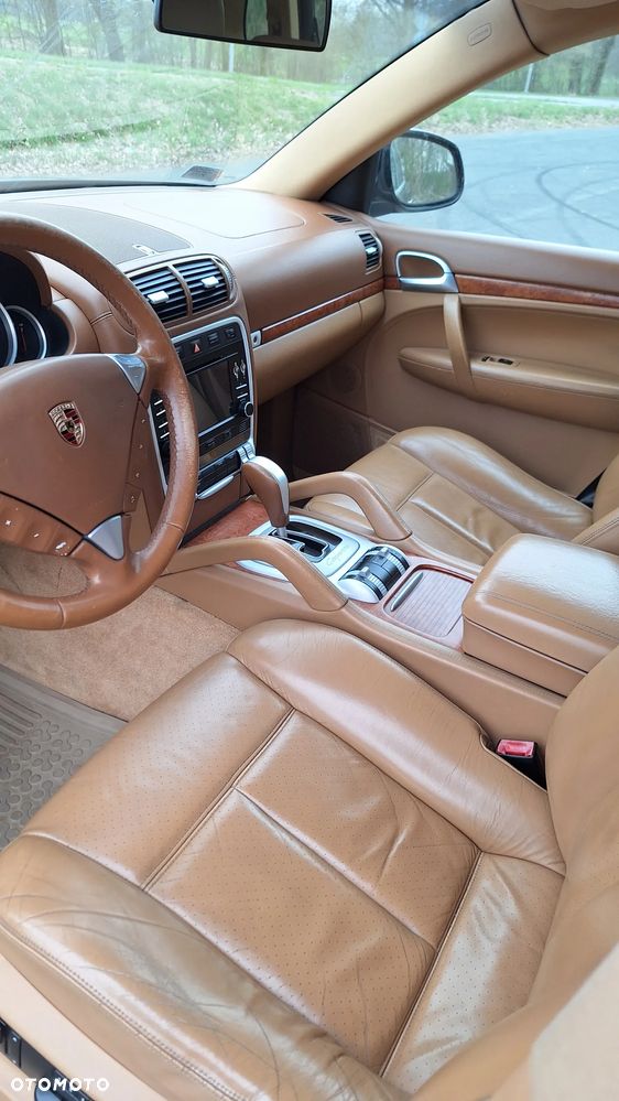 Porsche Cayenne - 13