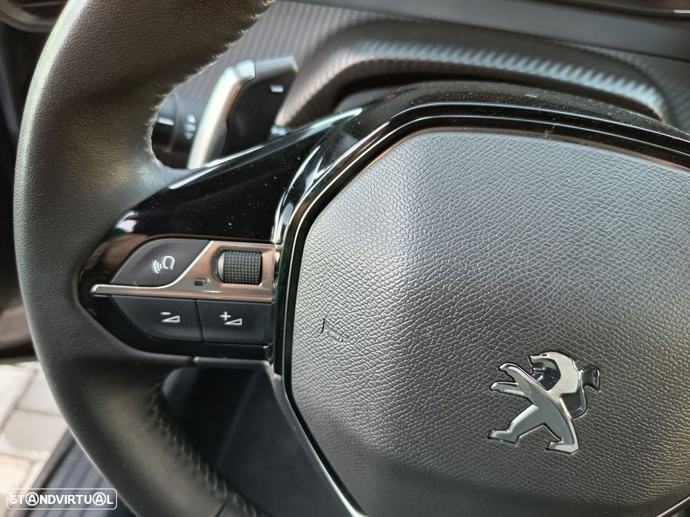 Peugeot 2008 1.2 PureTech Allure EAT8 - 19