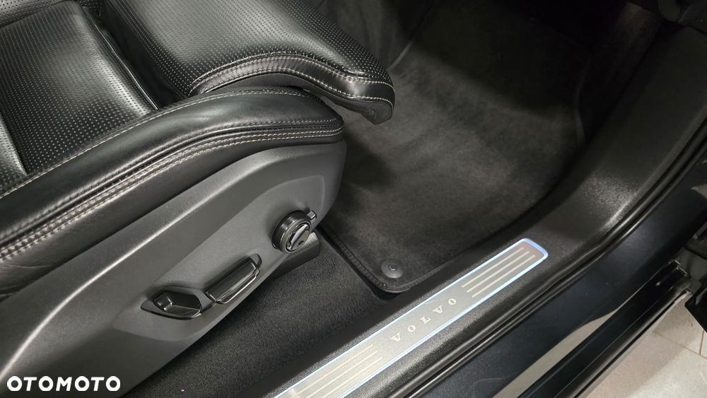 Volvo XC 90 B5 D AWD Geartronic RDesign - 16