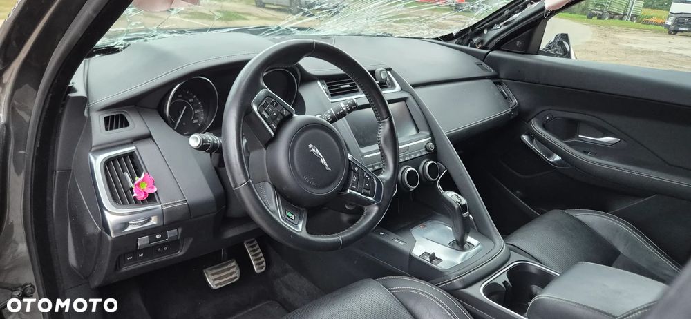 Jaguar E-Pace 2.0 i4D AWD R-Dynamic - 21