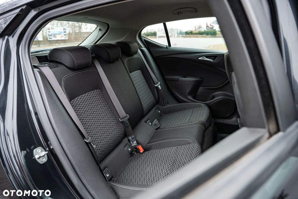 Opel Astra 1.4 Turbo Edition - 28