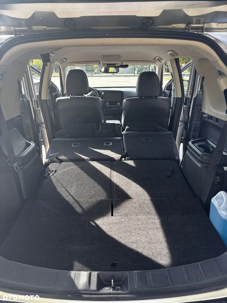 Mitsubishi Outlander 2.0 Intense 2WD CVT - 17