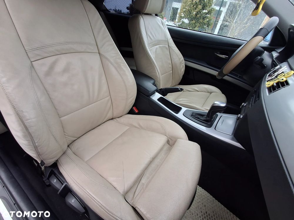 BMW Seria 3 320i - 11