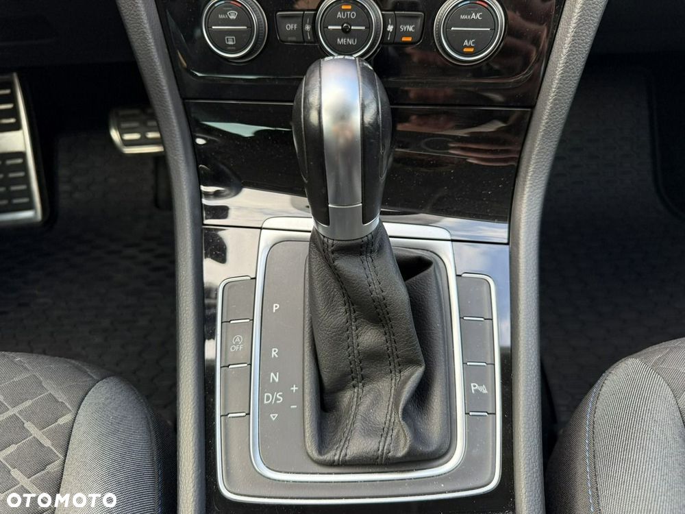 Volkswagen Golf Variant 1.6 TDI SCR DSG Join - 20