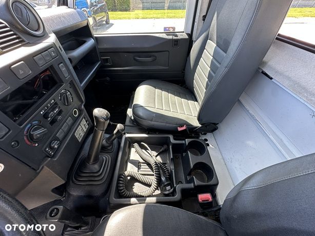 Land Rover Defender - 19