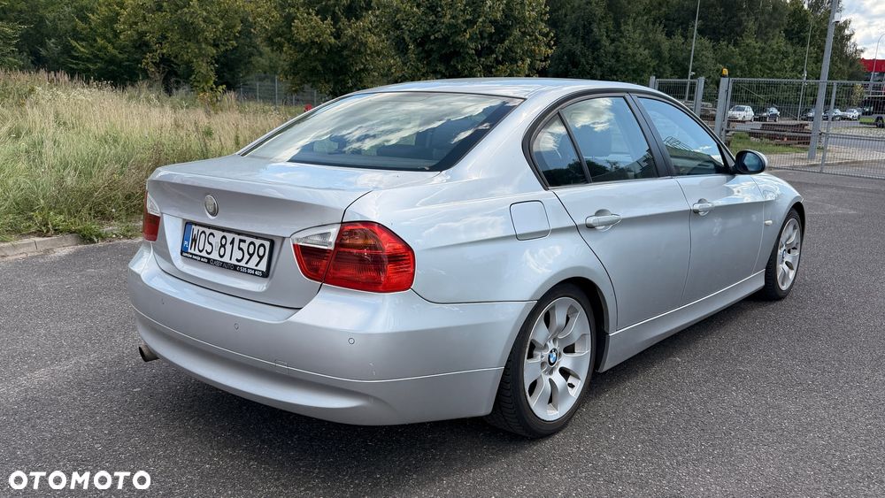BMW Seria 3 320i - 4