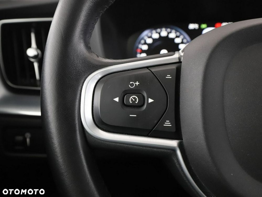 Volvo XC 60 D4 Momentum - 31