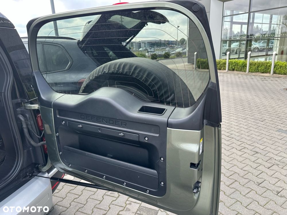Land Rover Defender 2.0 D240 First Edition - 11