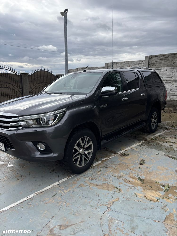 Toyota Hilux ver-4x4-double-cab-a-t-invincible - 1