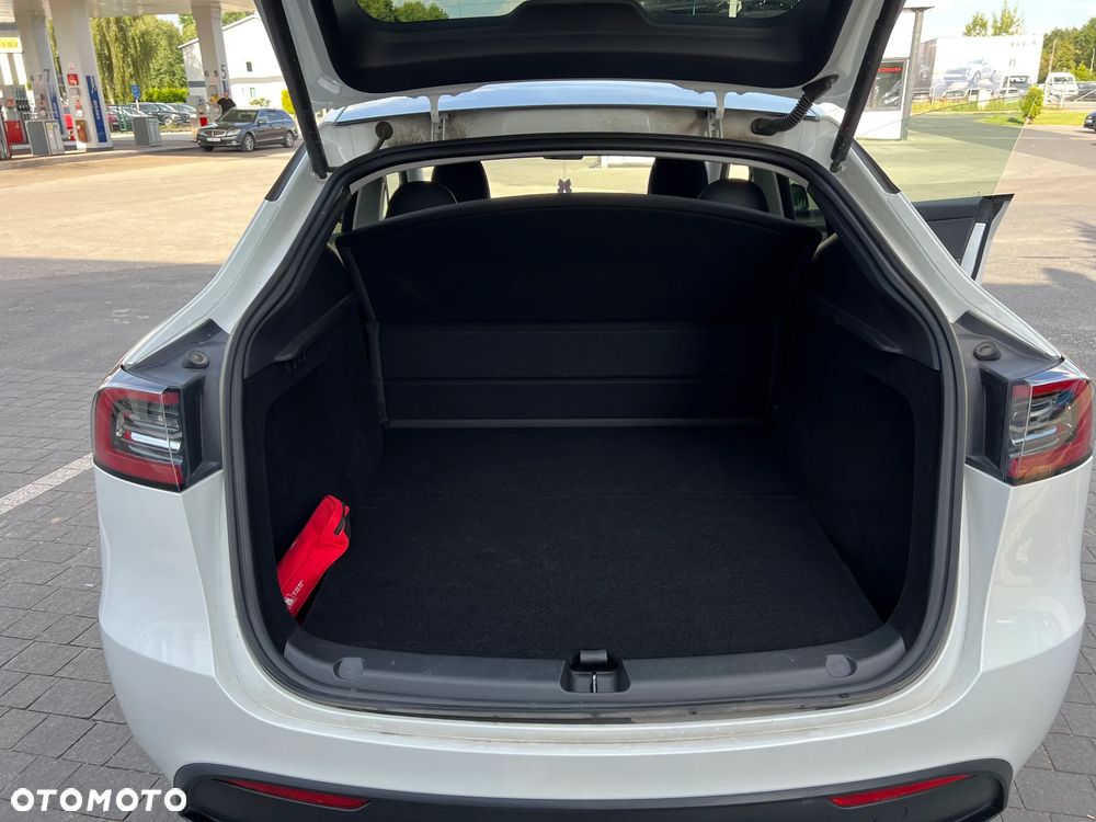 Tesla Model Y RWD - 10